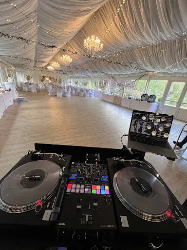 Bartłomiej Ryczan - Wedding & Event DJ